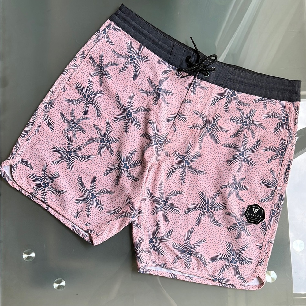 Men’s Vissla Boardshort with Gray Waistband